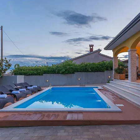 Mala Dom wakacyjny *